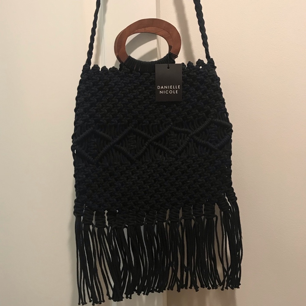 Danielle Nicole macrame purse w/wooden handle